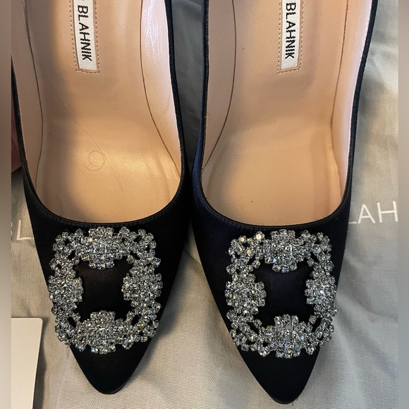 Manolo Blahnik Hangisi Black Satin Crystal Embellished Pointed Heels Pumps - Picture 7 of 8